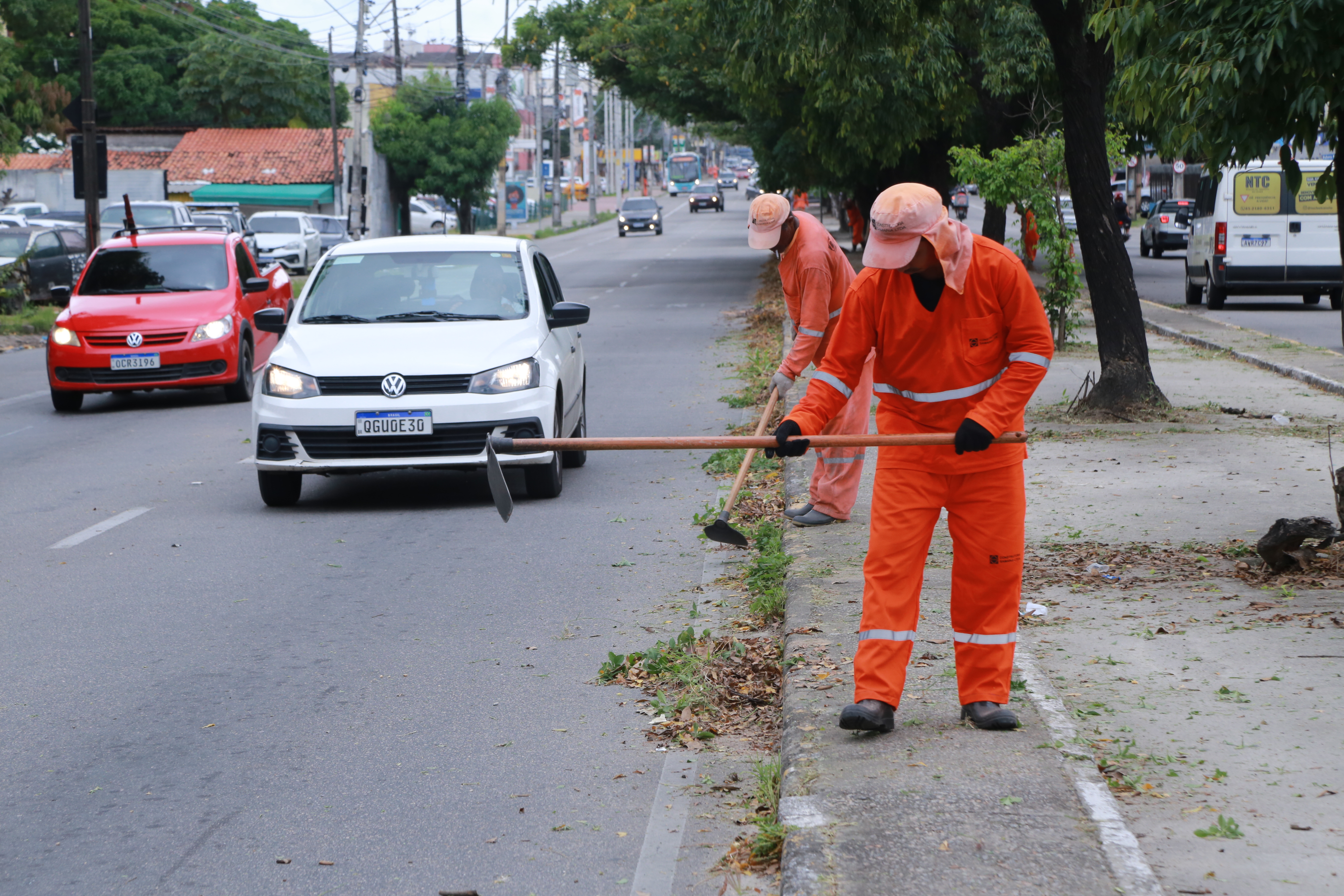 homens trabalhando